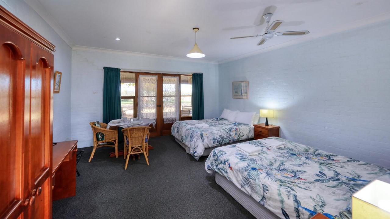 The Vineyard Motel Cowra Exteriör bild